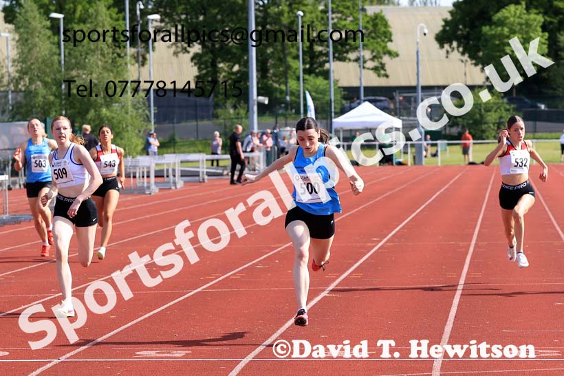 Womens Under-17s 200 metres, 2024 North Eastern Track and Field Champs., Middlesbrough.  Photo: David T. Hewitson/Sports for All Pics
